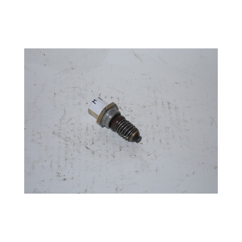 Continental TSIO-520 Valve 639305