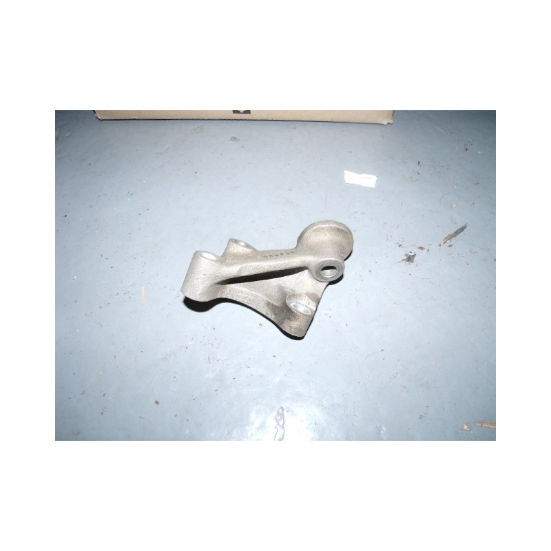 Continental IO-360ES6B Bracket 641896