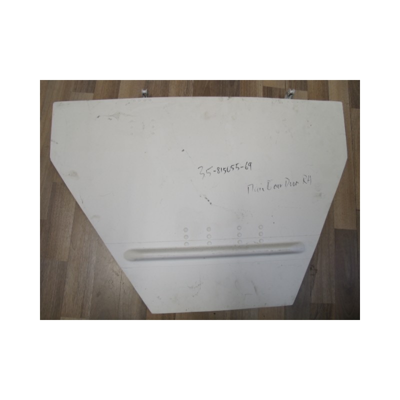 Beechcraft main gear door RH