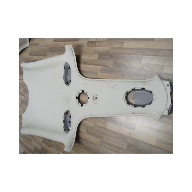 Cirrus SR20 Ceiling including lights and speaker 