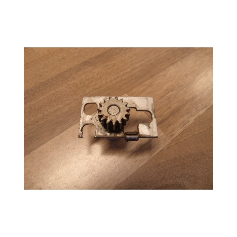 C-182 door clutch assy