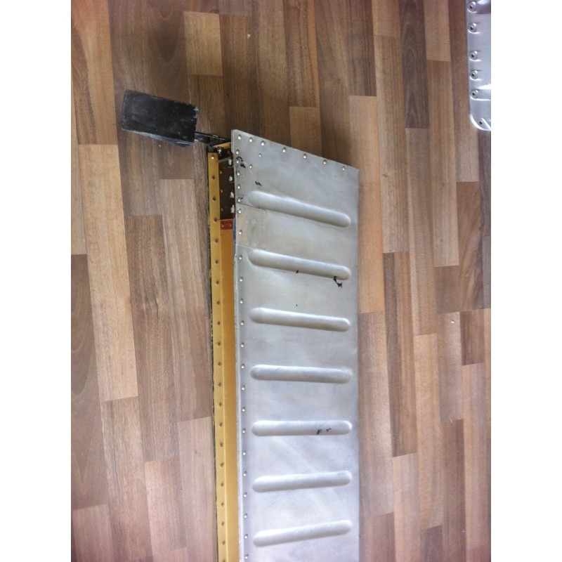 Aileron rh 42003-504