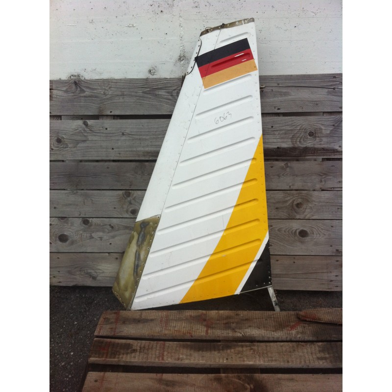 Vertical fin PA-28