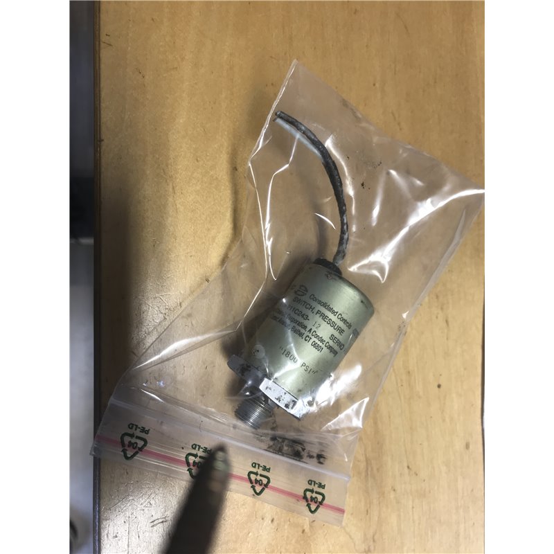 pressur switch 211C243-12