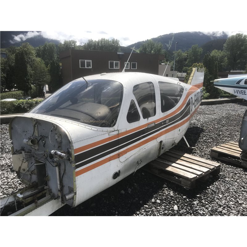 Commander 114A fuselage