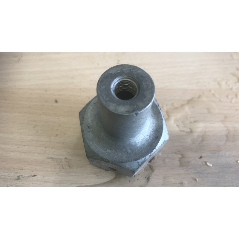 nut axle pn 0441130-1