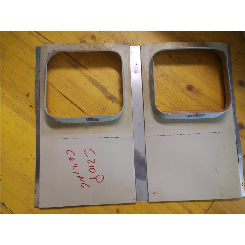 Cessa 210 ceiling rear part